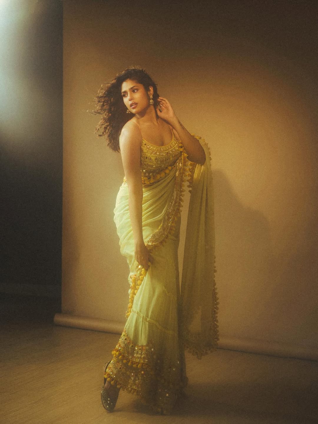 Faria Abdullah stunning yellow saree style