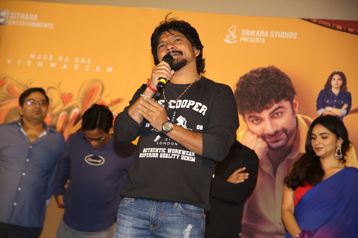 Lyricist Dev speaking at song launch