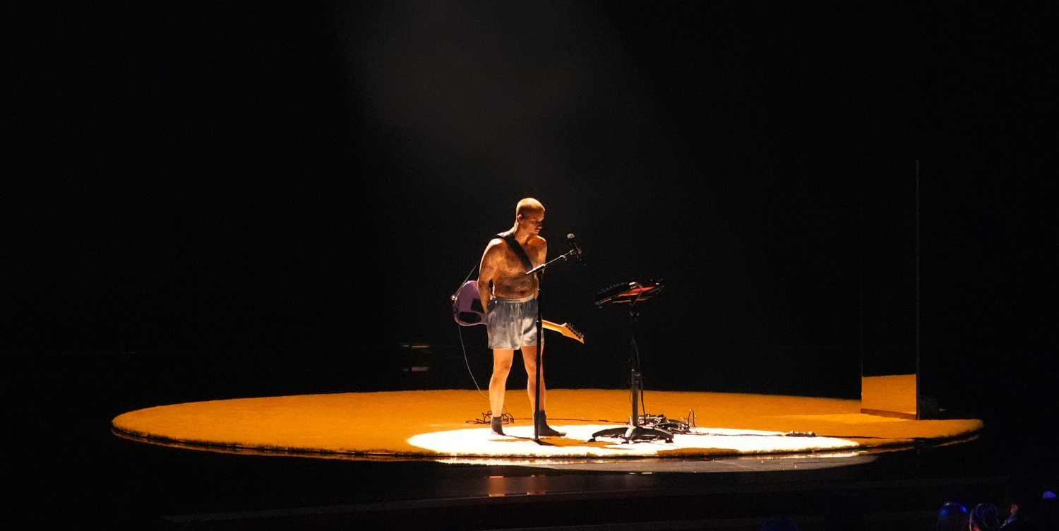 Justin Bieber Delivers a Crowd-Stopping Performance