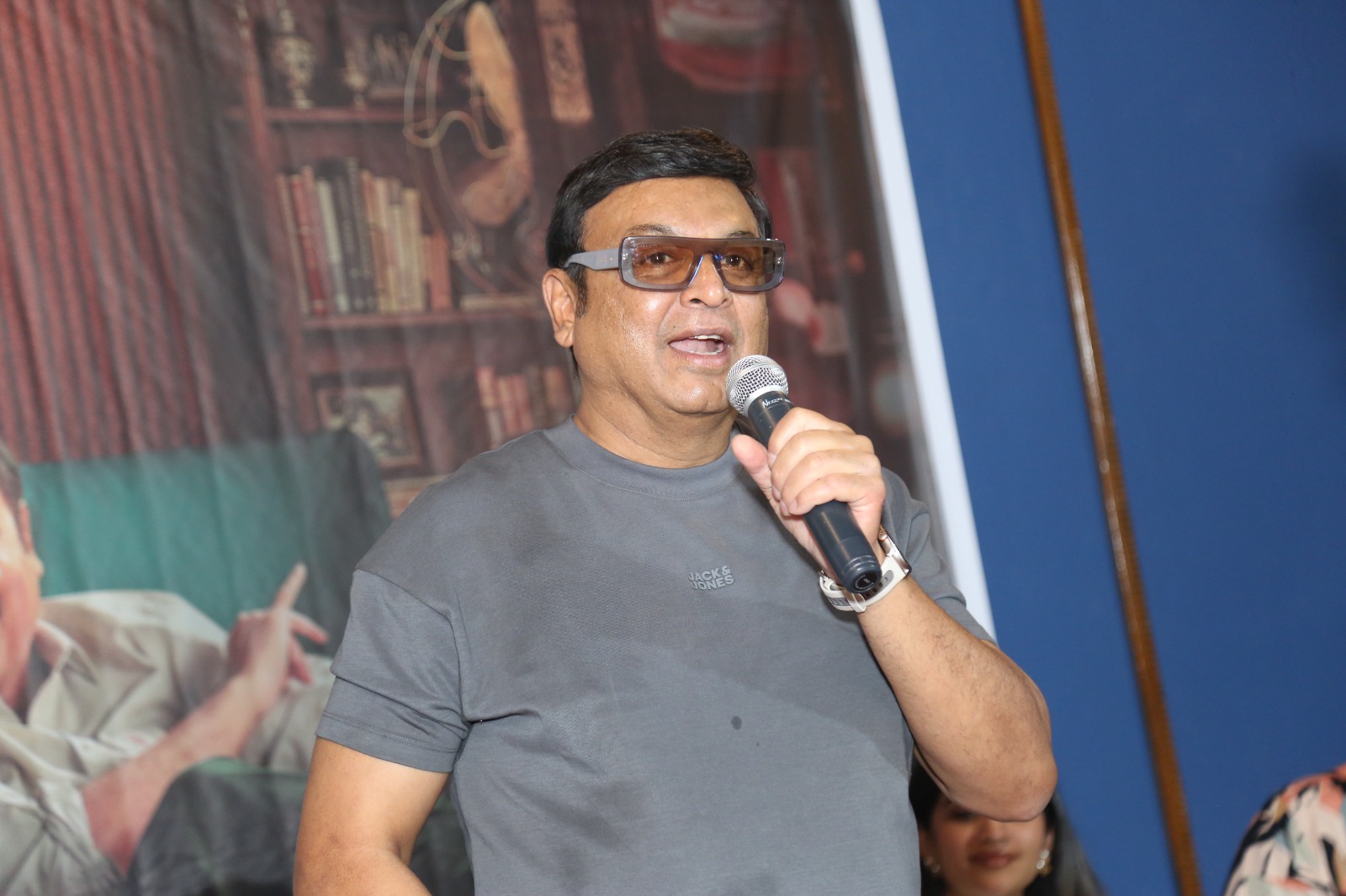 Actor Naresh addressing media gathering