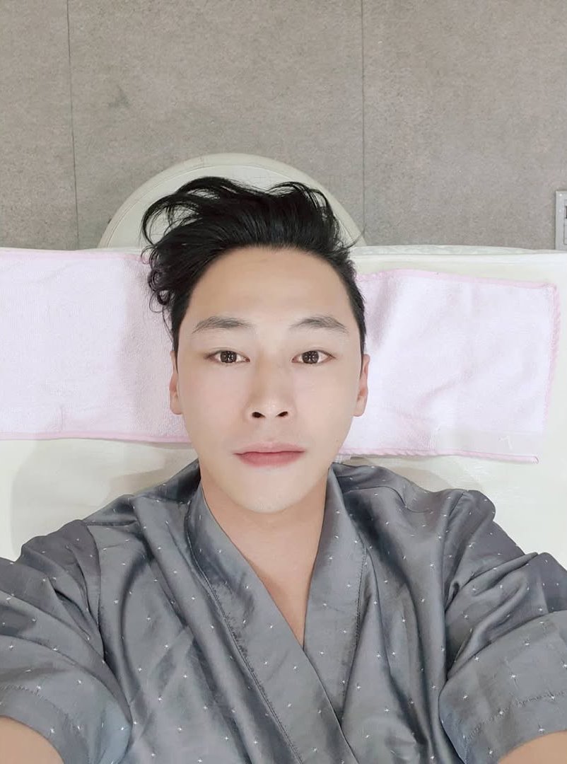 Tributes Pour In From Fans Worldwide