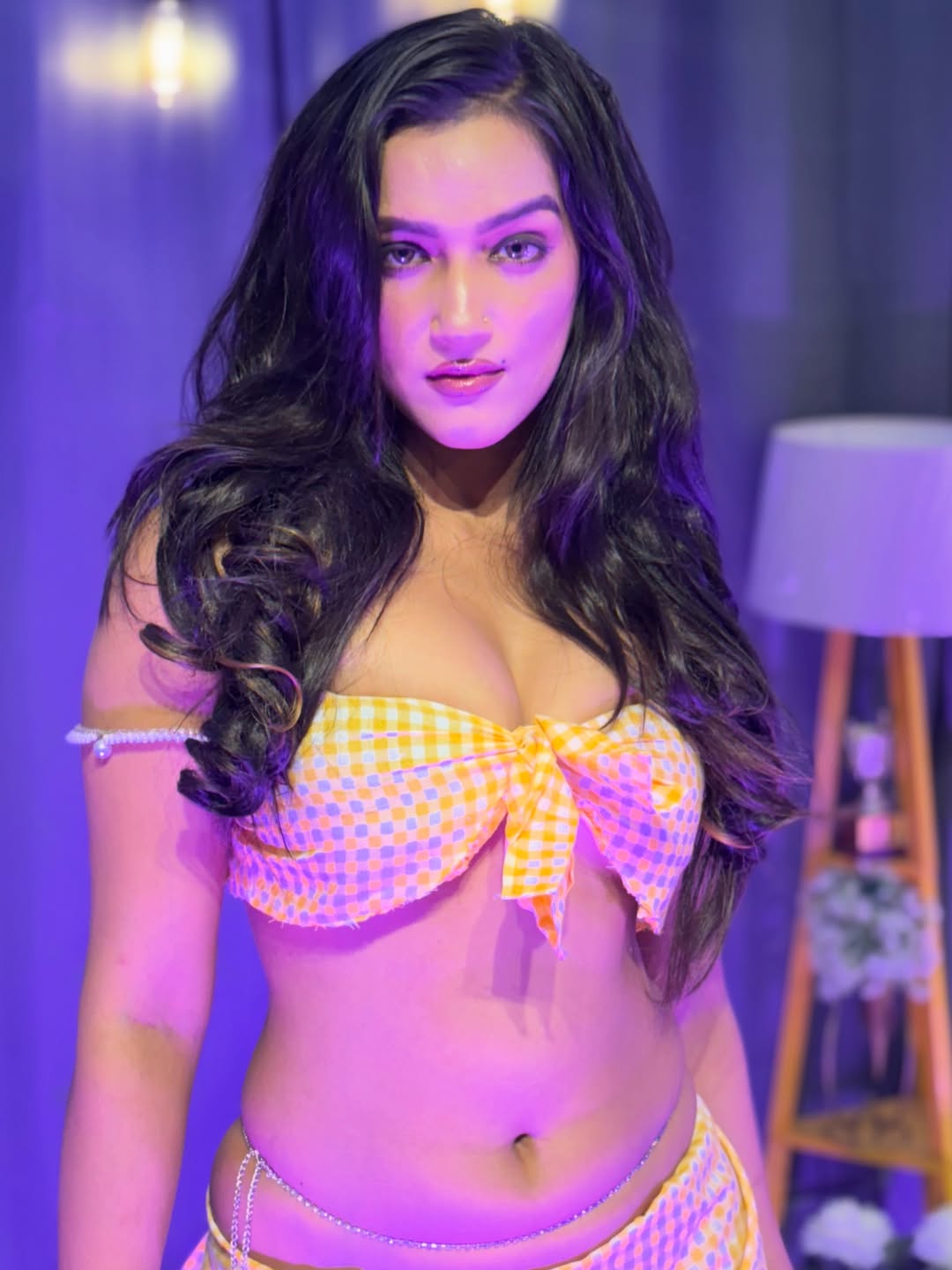 A Blend of Modern Chic and Vintage Influence