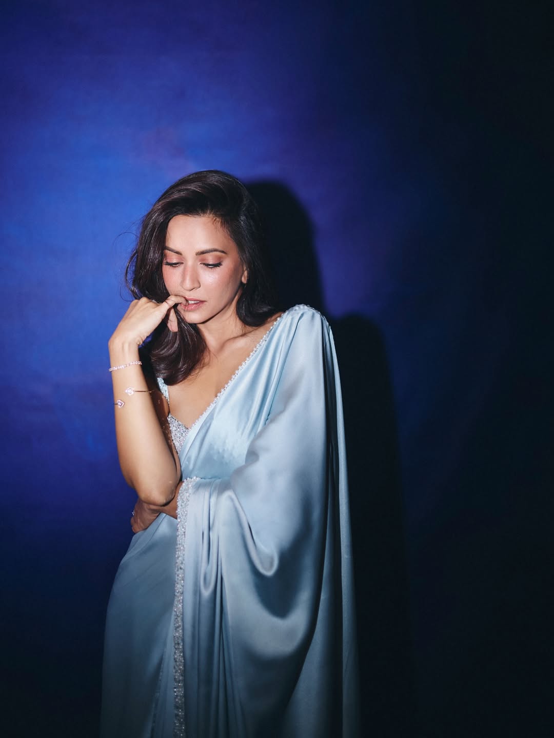 Kriti Kharbanda modern regal fashion moment