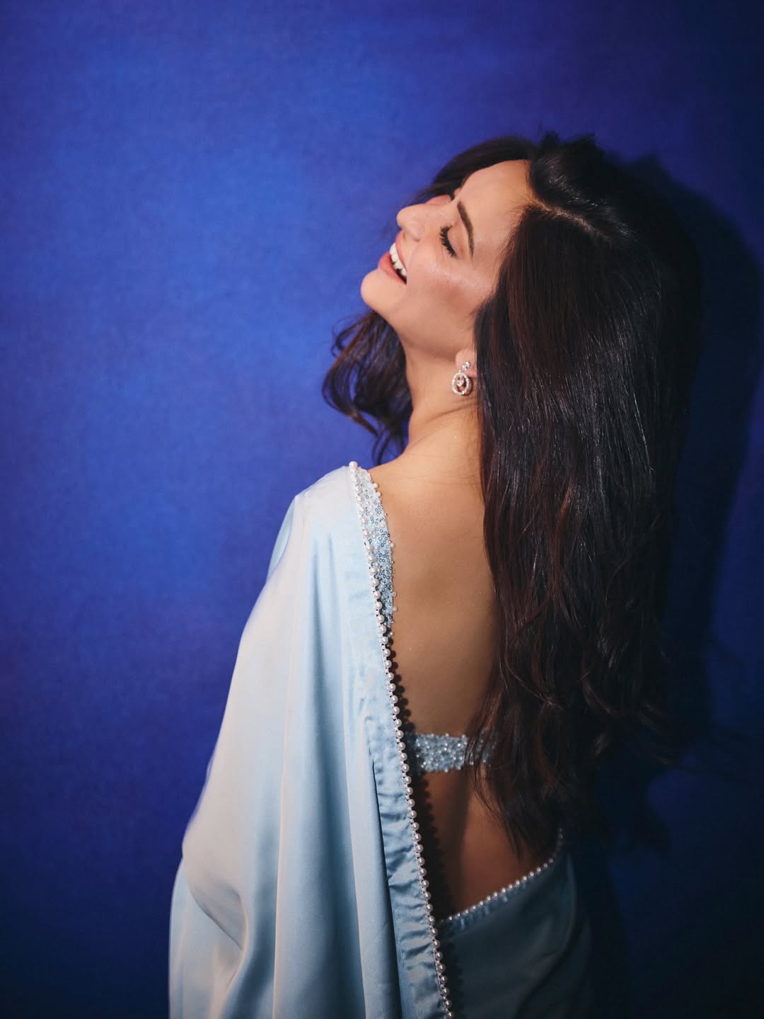 Kriti Kharbanda elegant pose pastel outfit