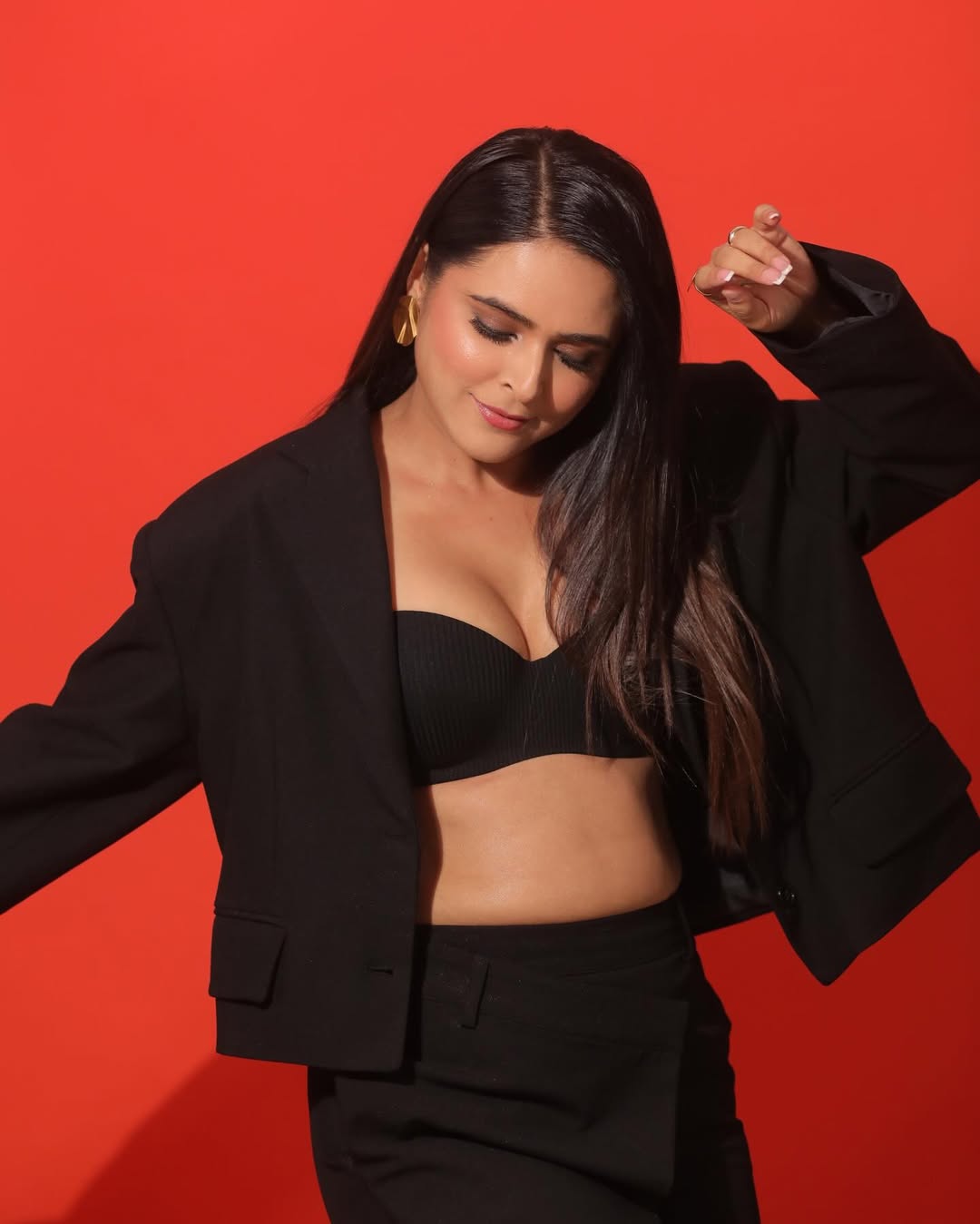 Madhurima Tuli sharp blazer look with confidence