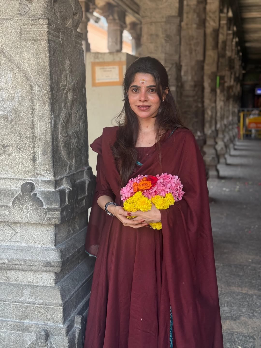 MahaShivaratri 2026: From Glamour Queen to Homely Beauty – Divya Bharathi’s Stunning Transformation at Tiruvannamalai