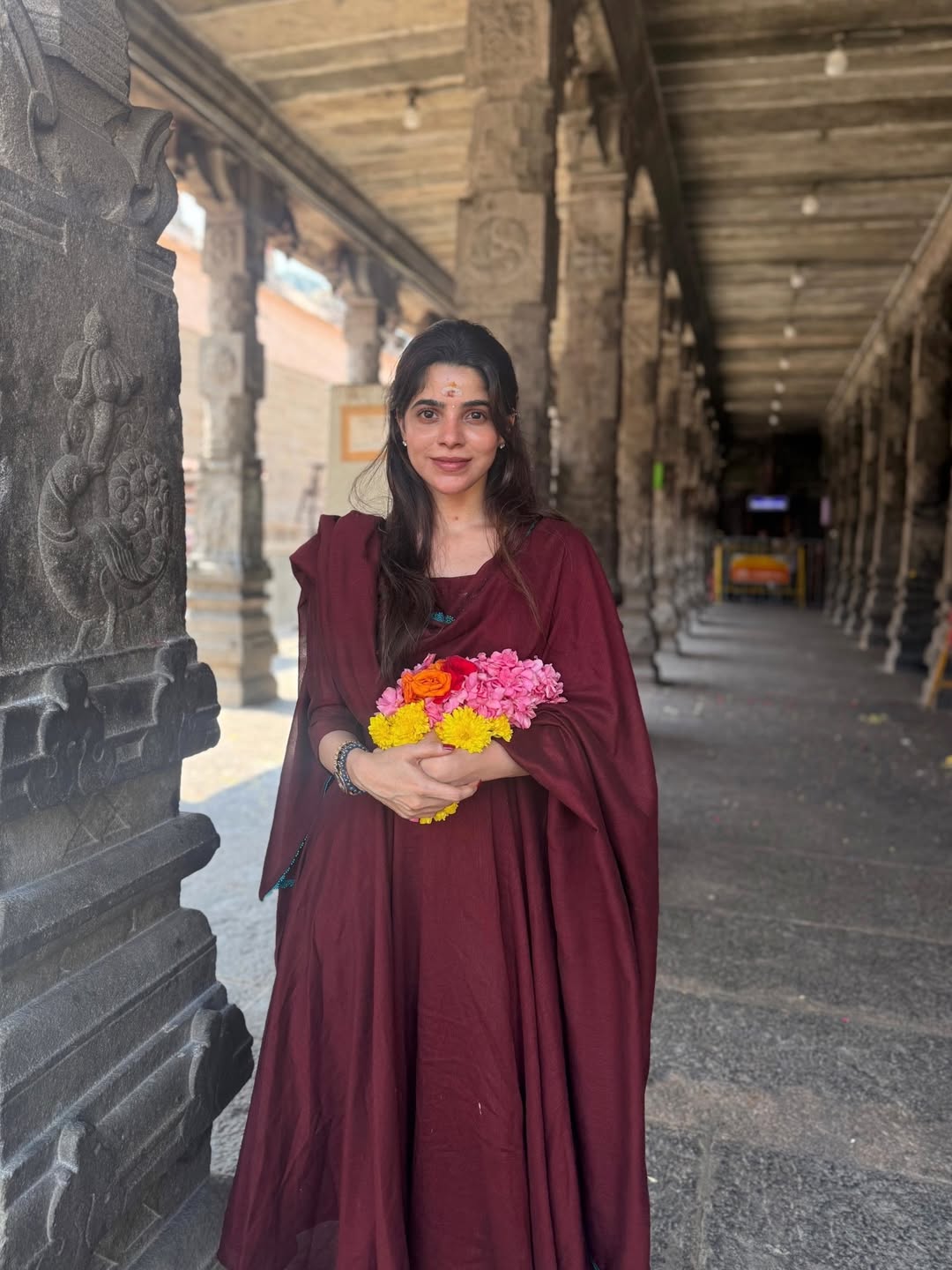 MahaShivaratri 2026: From Glamour Queen to Homely Beauty – Divya Bharathi’s Stunning Transformation at Tiruvannamalai