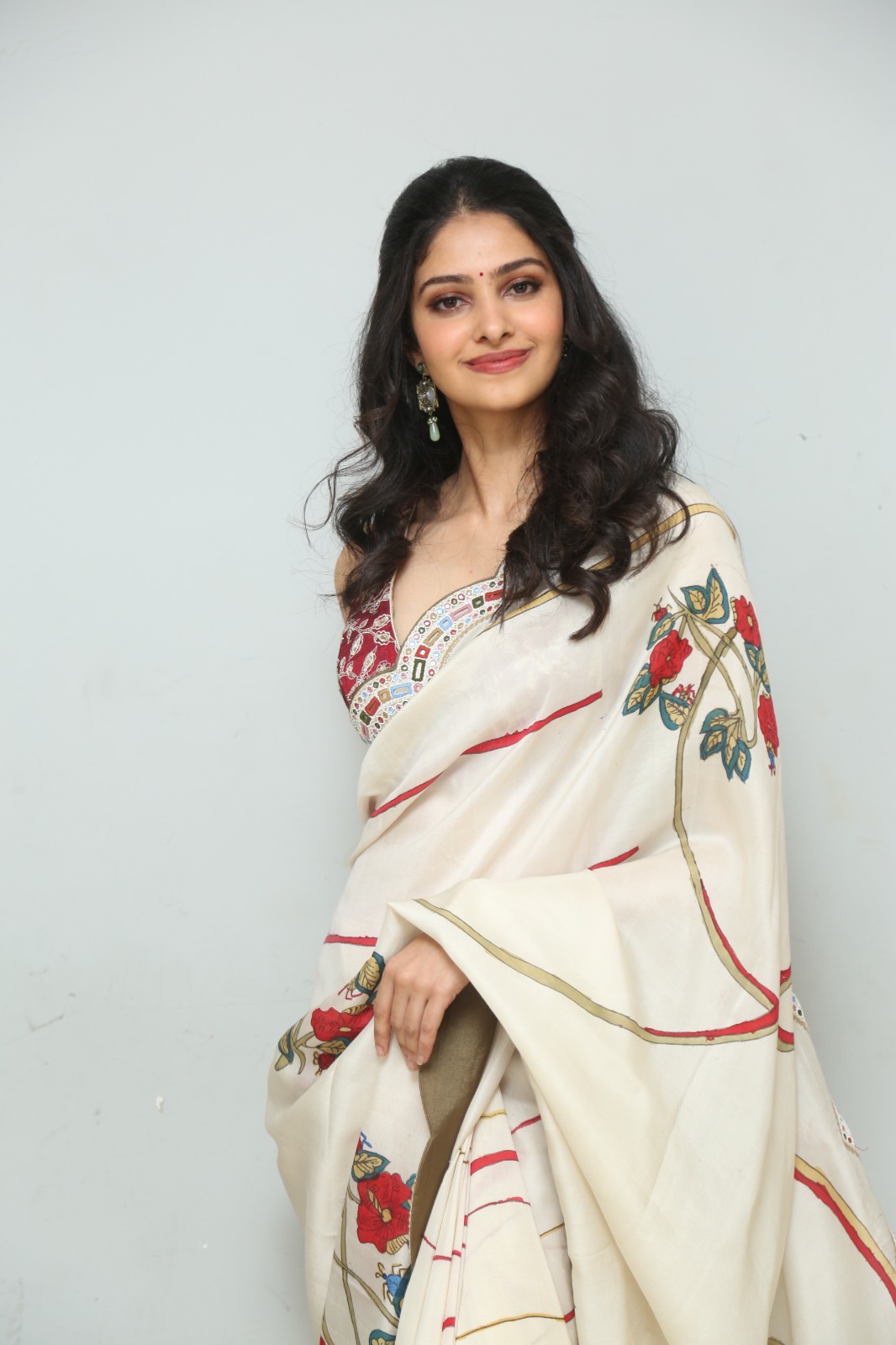 Manasa Varanasi elegant saree modern classic look