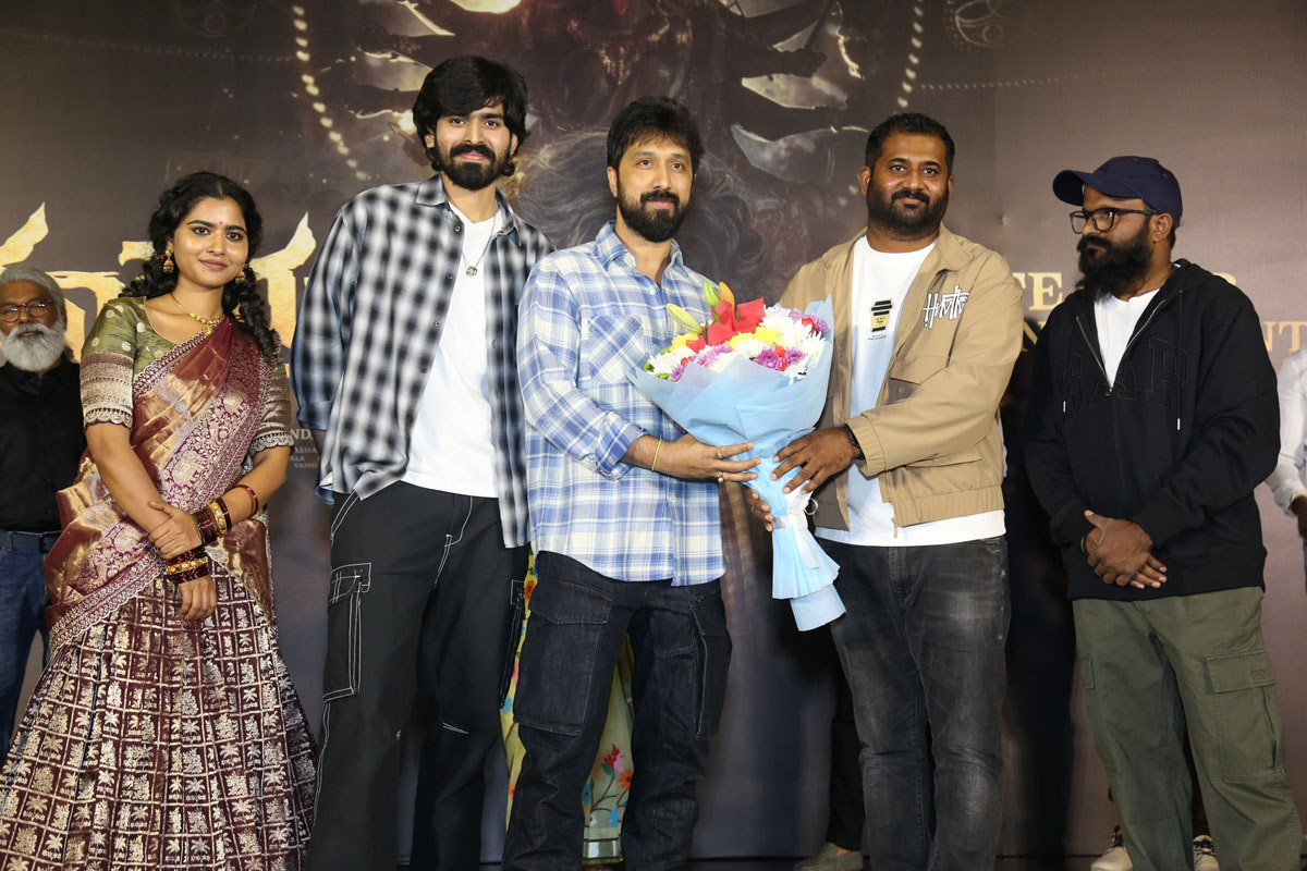 Deepa Balu Maadhav Bhupathiraju and team posing