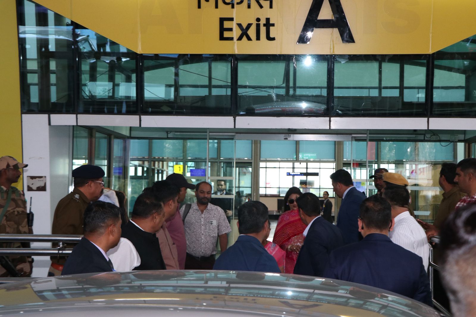 No Show-off, Just Simplicity! India's No.1 Billionaire Surprises Everyone at Rashmika Mandanna’s Sangeet ? Viral Photos