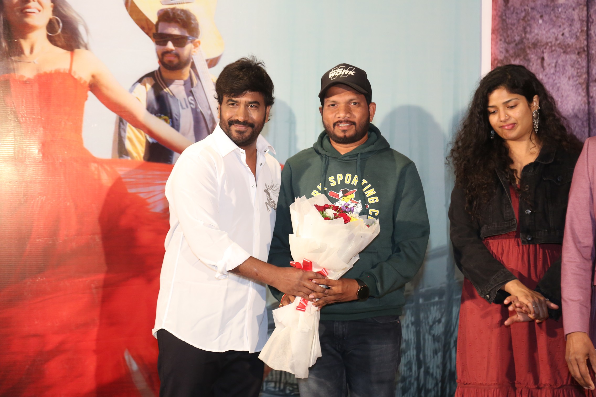 Stars posing at Nuvve Undipo Ila event