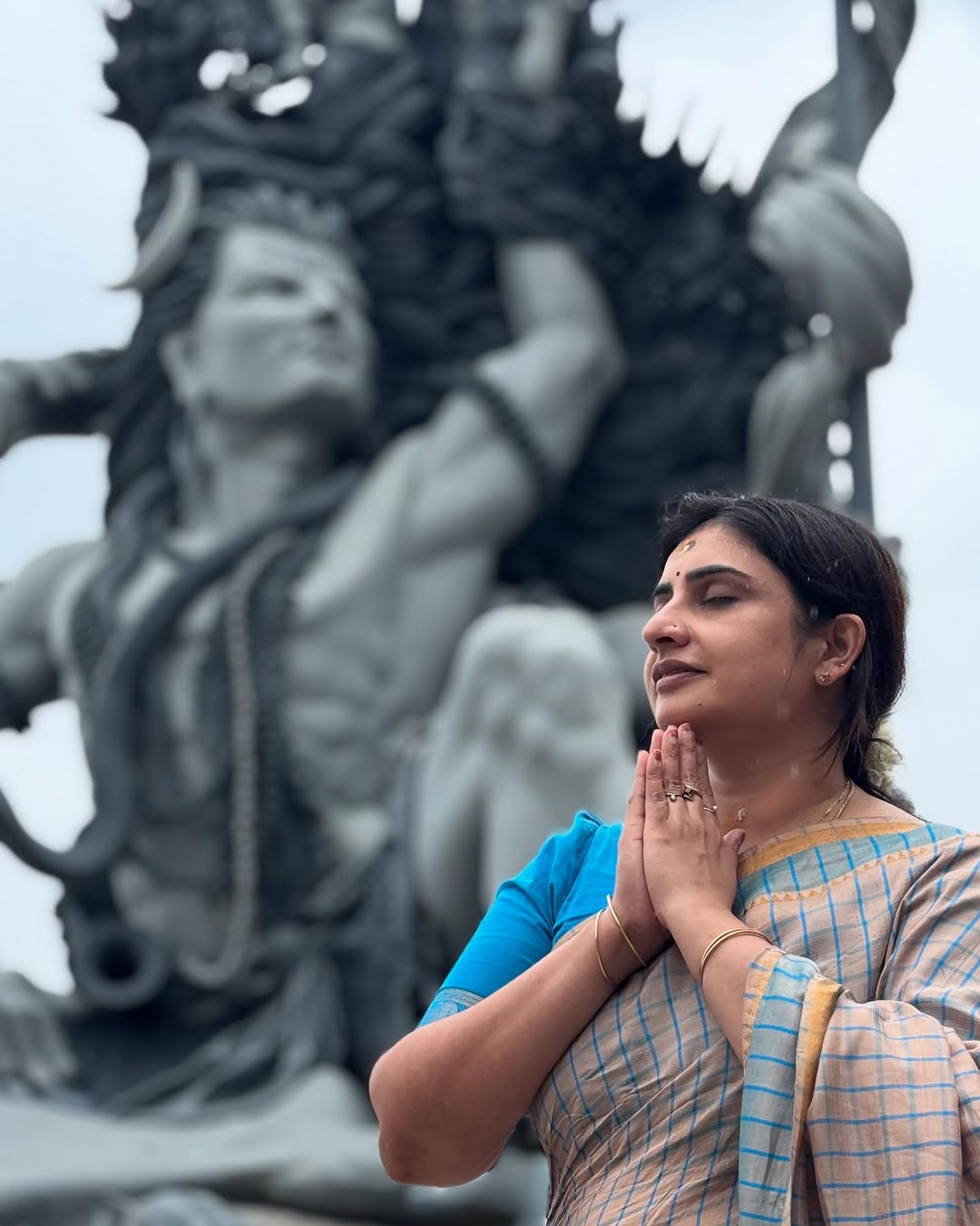 Pandian Stores Sujitha as Dhanalakshmi's Shivaratri Gallery: Devotion in Frames