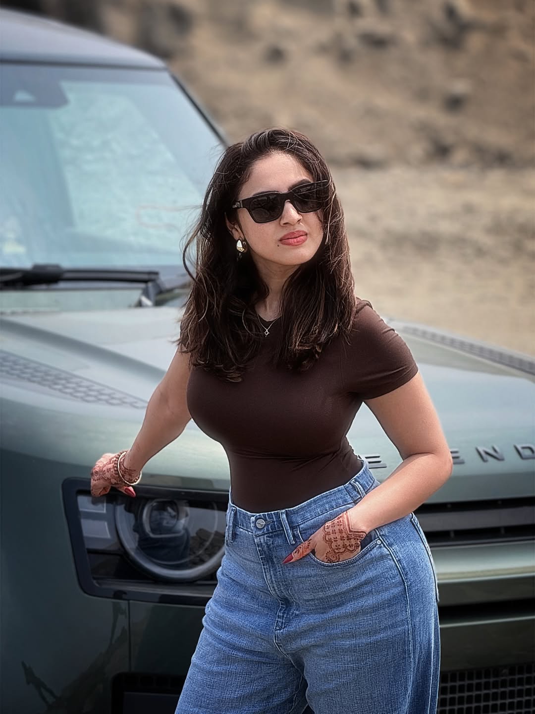 Priyanka Kholgade chic jeans and tee style