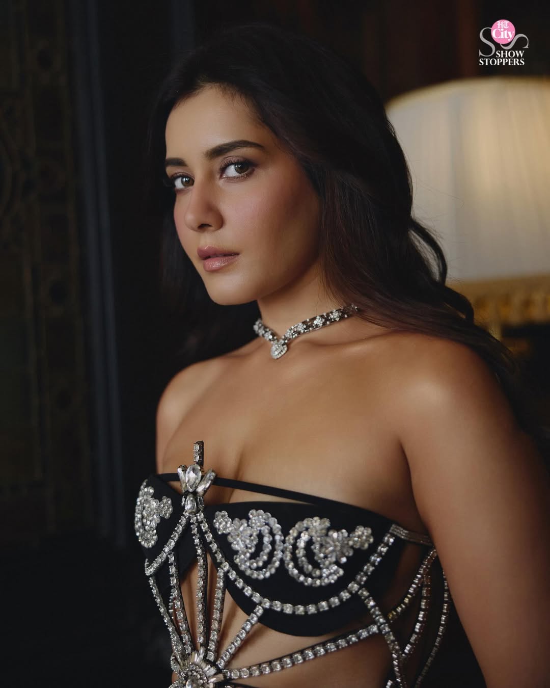 Raashii Khanna’s Bold Latest Glamorous Photoshoot Goes Viral