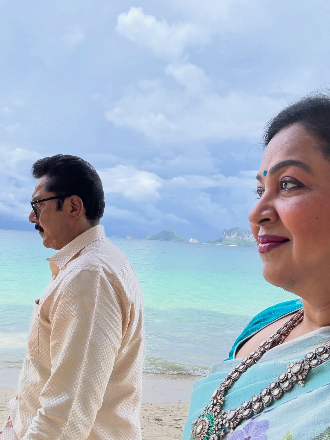 Radikaa Sarathkumar Celebrates Them 25th Wedding Anniversary Romantic Photos