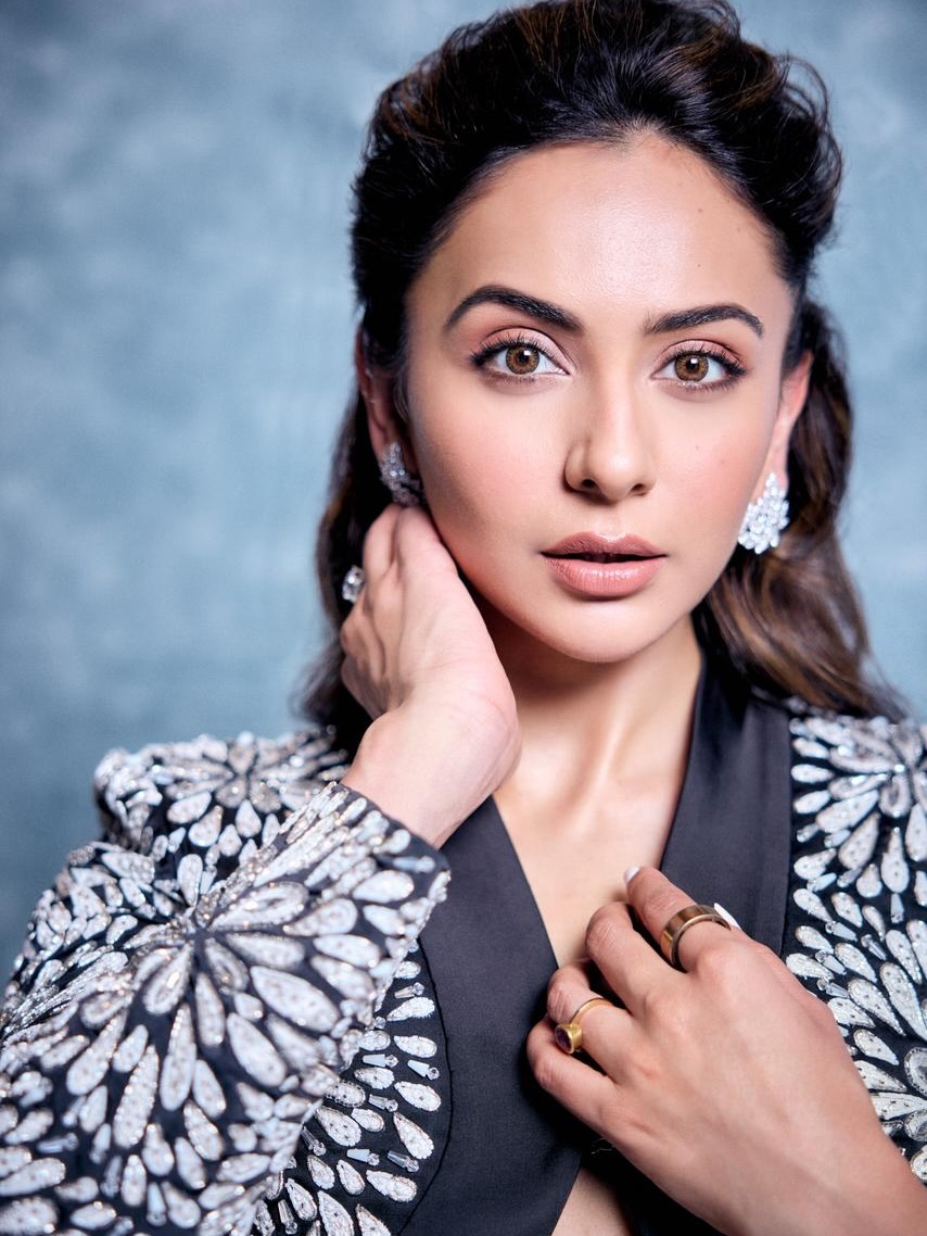 Rakul Preet Singh trending celebrity fashion look