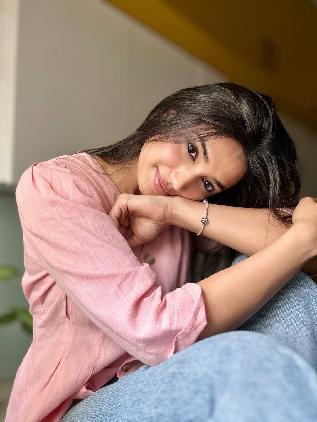 Reeshma Nanaiah graceful glam look in pink