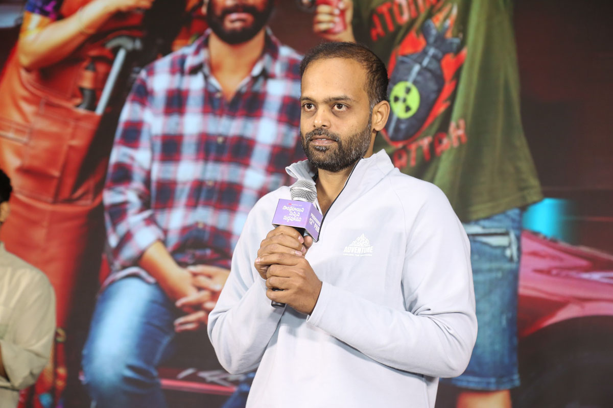 Editor Balu Manoj addressing audience