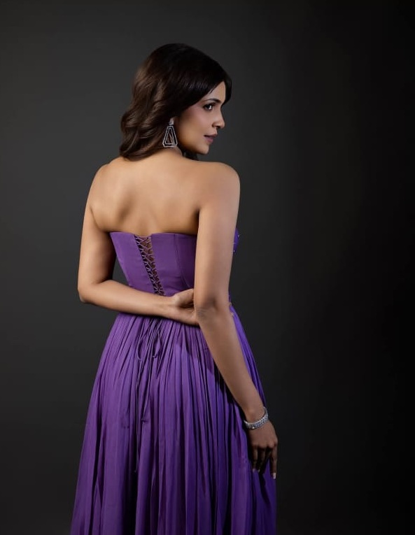 Samyuktha Shanmuganathan’s Latest Photos Create Buzz on Social Media