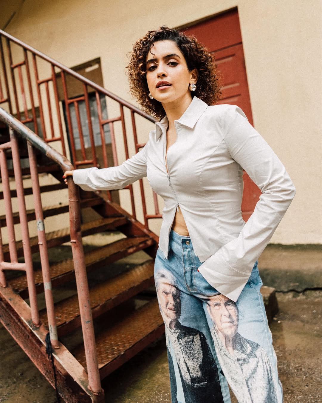 Early Life: A Delhi Girl with Big Dreams