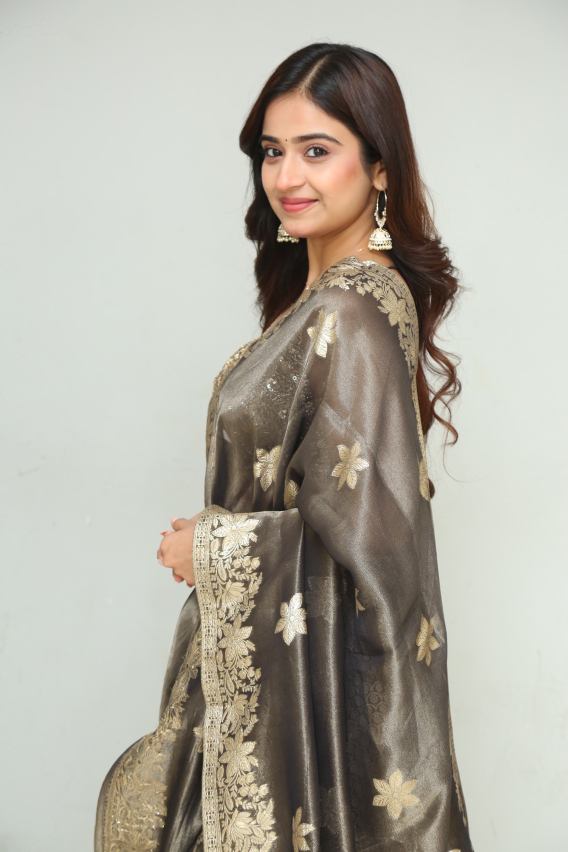 Saylim Chaudhari showcasing timeless ethnic fashion