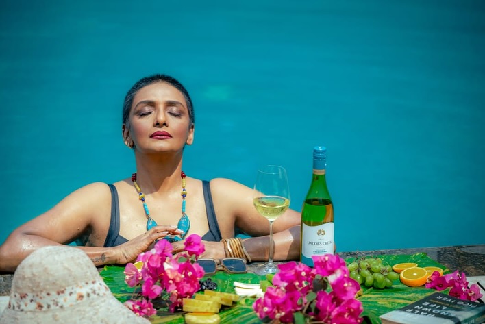 Shanthi Priya latest photos