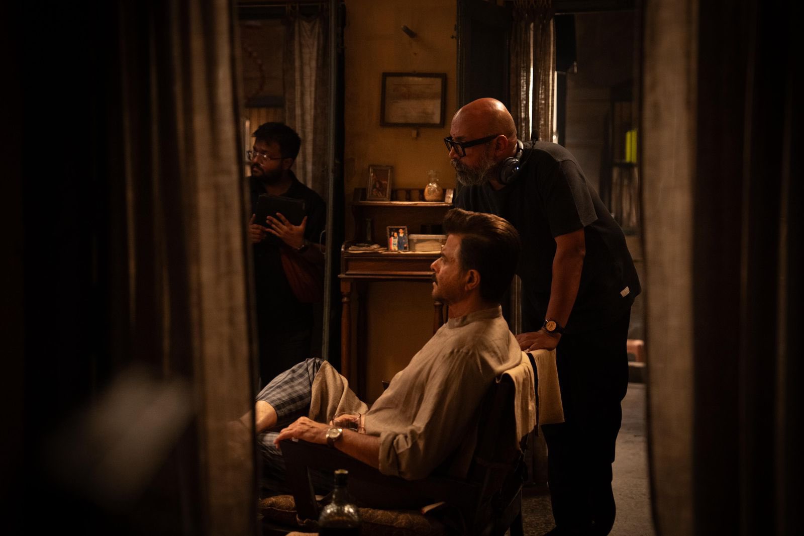 Suresh Triveni explaining scene to Anil Kapoor