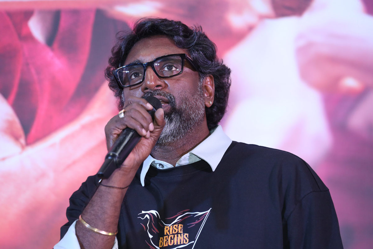 KK Senthil Kumar giving speech at event