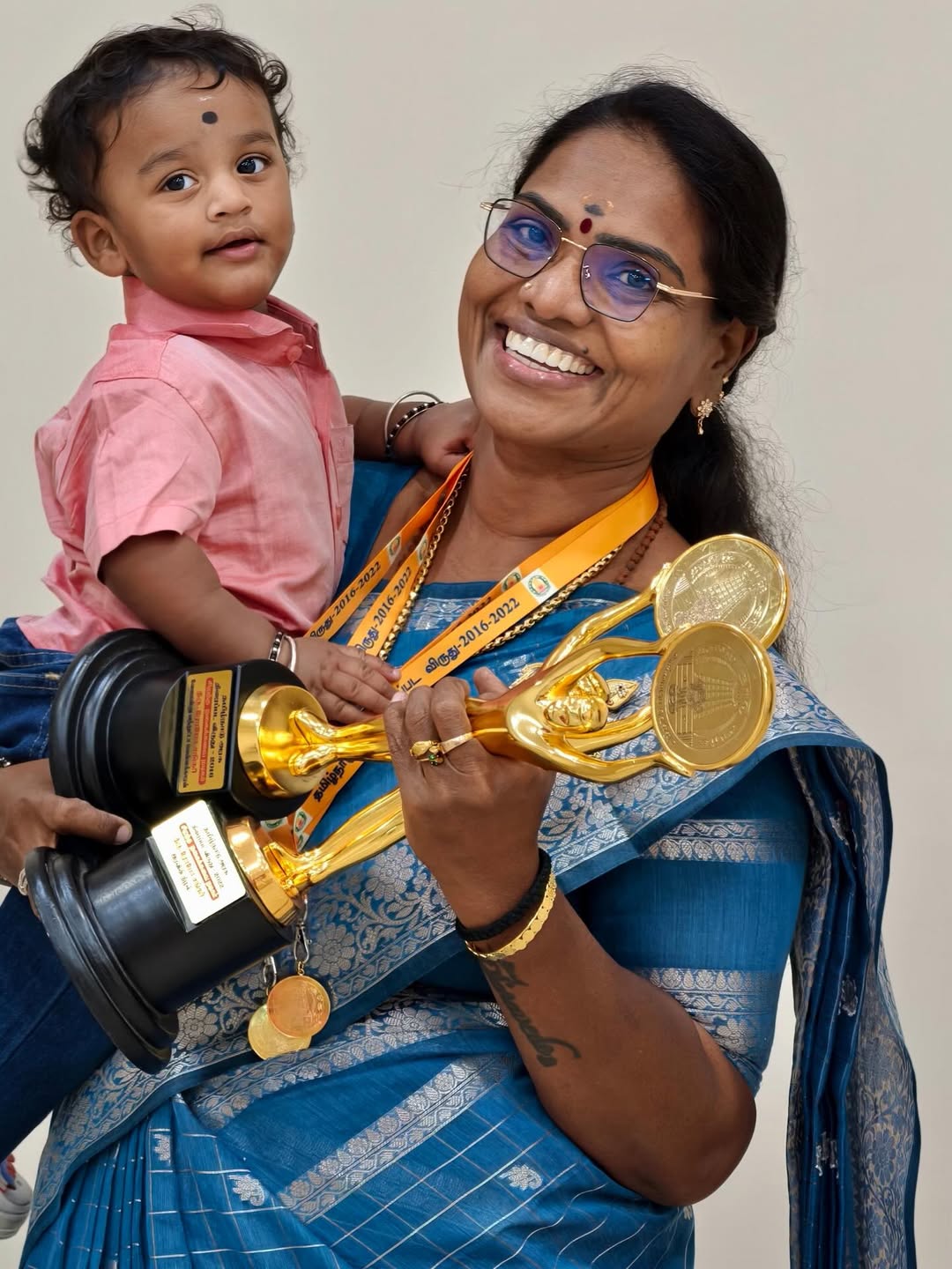 TN State Film Awards 2016 - 2022 Late Robo Shankar Family Received Three Awards Photos Goes Viral