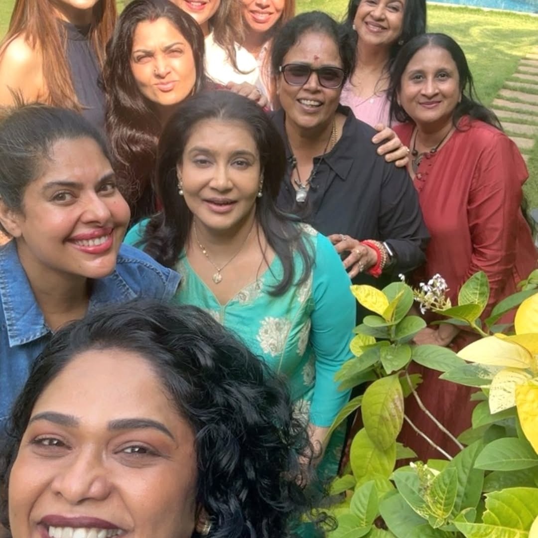 Trisha Parties with 80s Heroines Khushbu, Suhasini and Lissy – Photos Go Viral