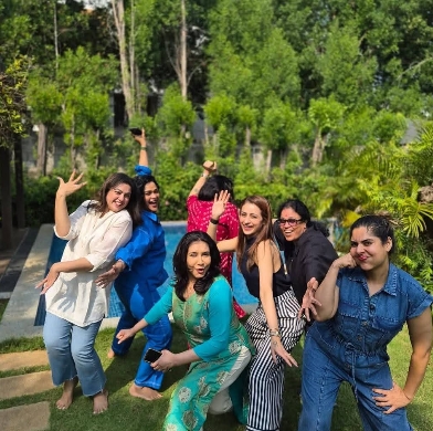 Trisha parties with 80s heroines khushbu suhasini and lissy photos go viral