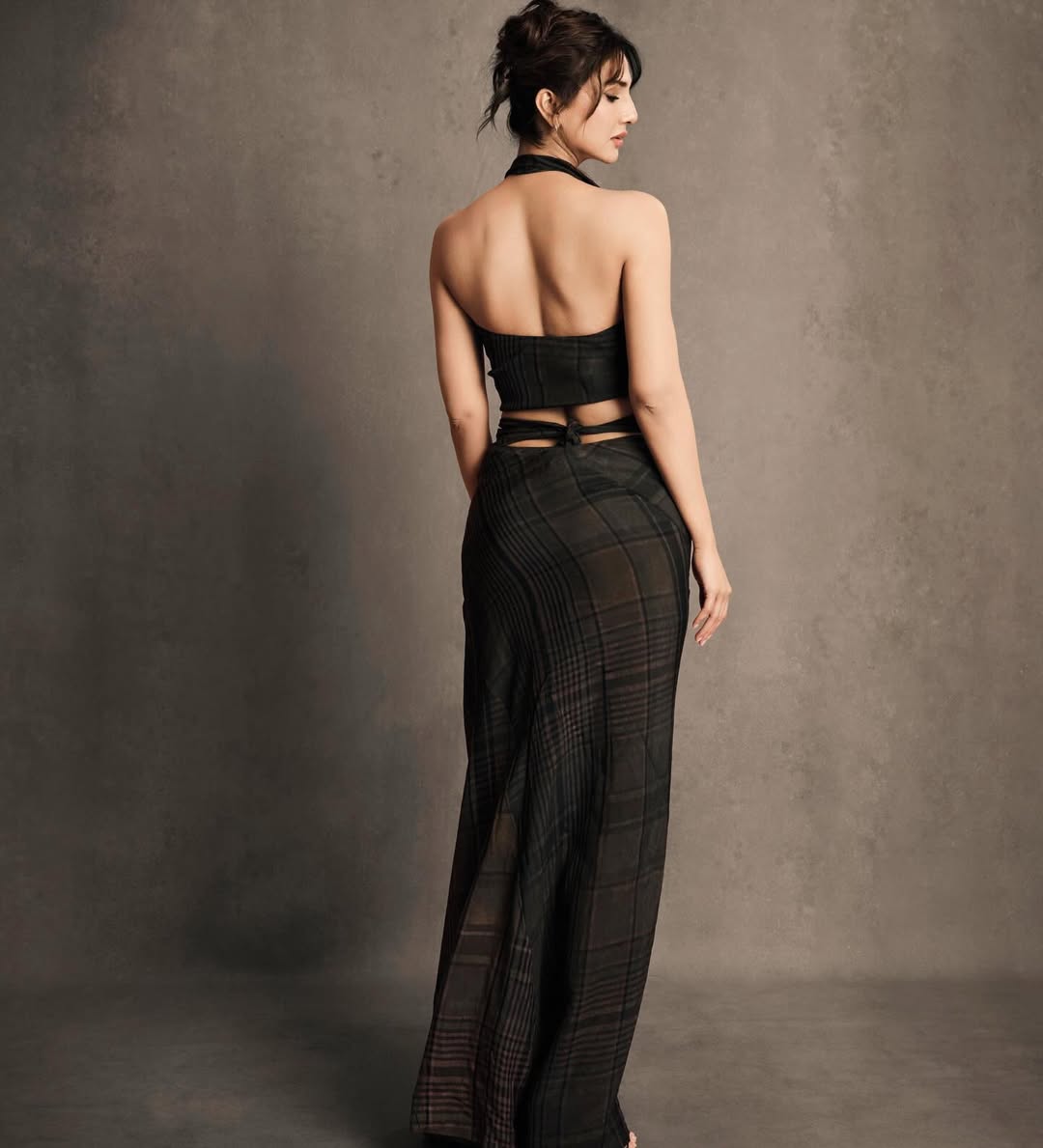 Vaani Kapoor rocks sleek black fashion look