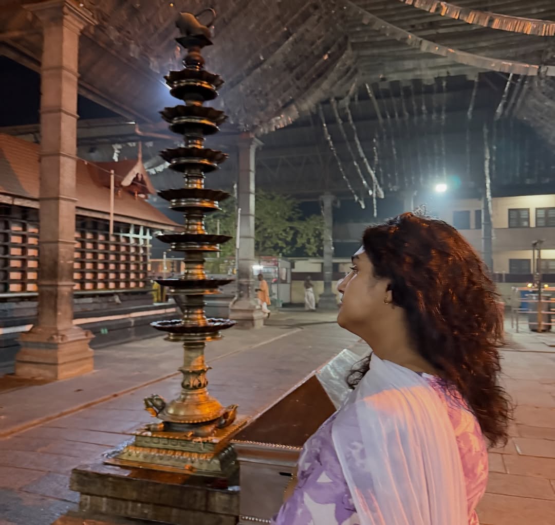 Jovika Vijayakumar temple visit photos