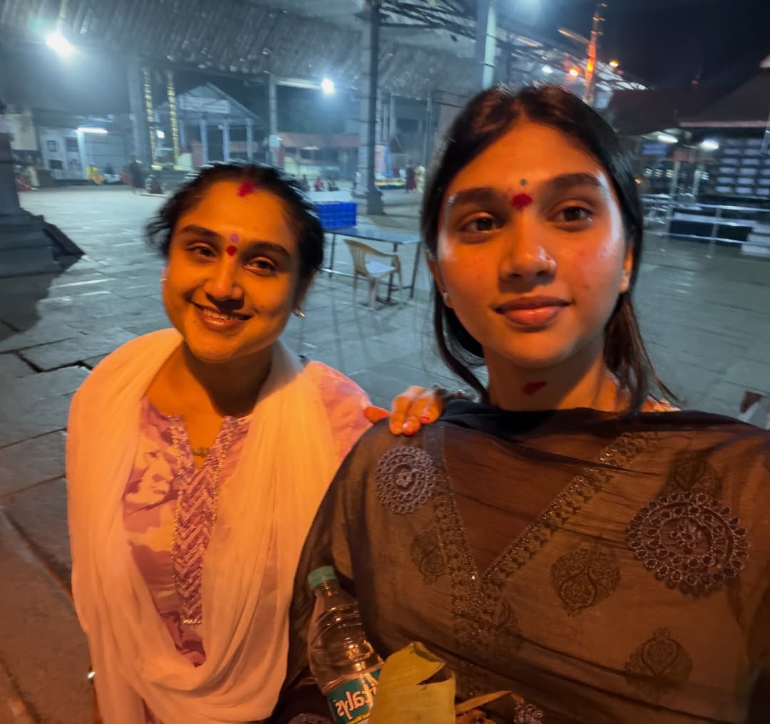 Jovika Vijayakumar temple visit photos