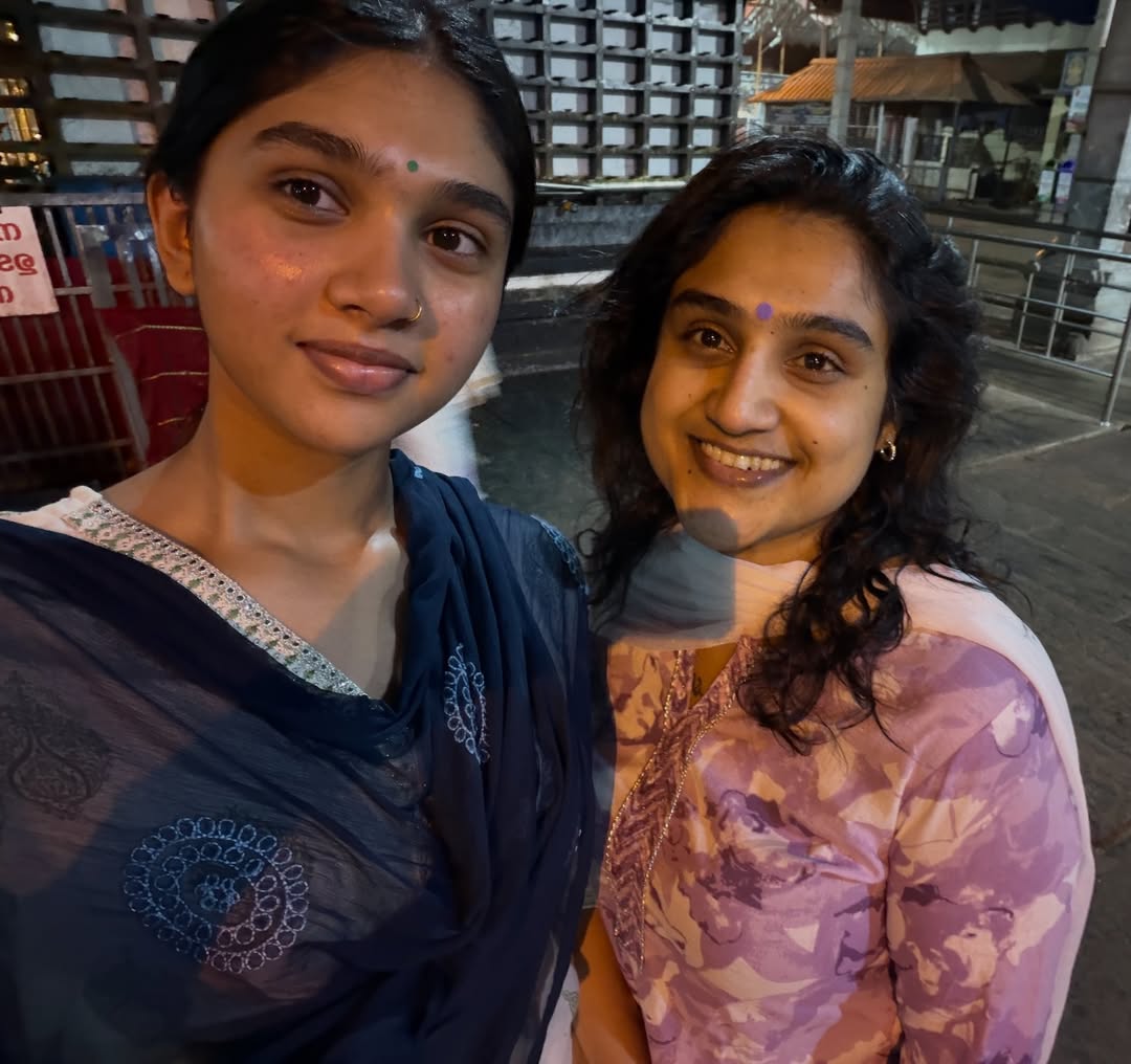 Jovika Vijayakumar temple visit photos