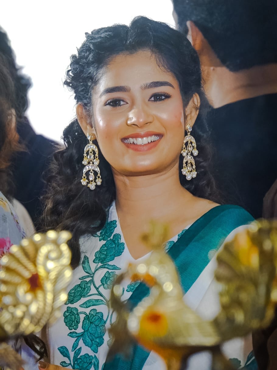 Vijay Sethupathi attends Oorukku Rendu Udhari! Catch the Exclusive Pooja Stills of Prajin’s Next