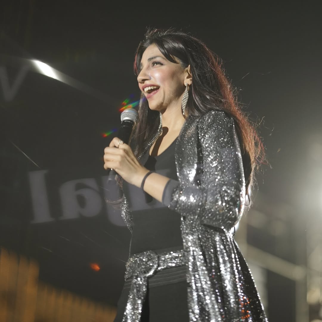 VJ Bhavna Balakrishnan Stylish Dance Photos Which Attracts Fans