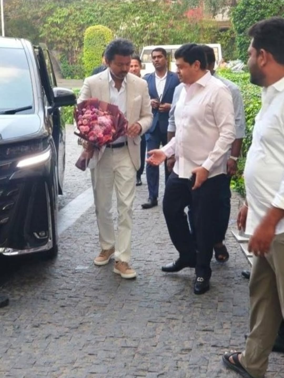 Y.S Jagan Mohan Reddy and Thalapathy Vijay Meeting Special Stills Goes Viral