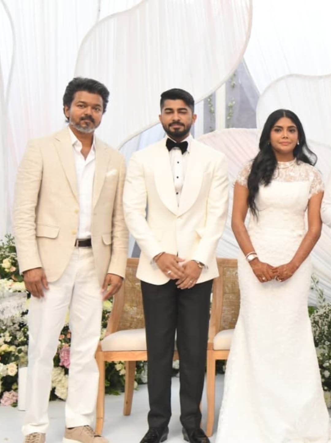 Y.S Jagan Mohan Reddy and Thalapathy Vijay Meeting Special Stills Goes Viral