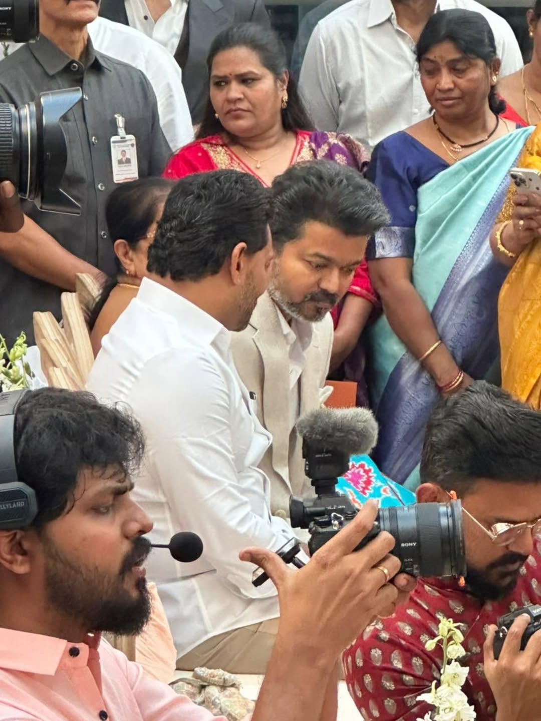 Y.S Jagan Mohan Reddy and Thalapathy Vijay Meeting Special Stills Goes Viral
