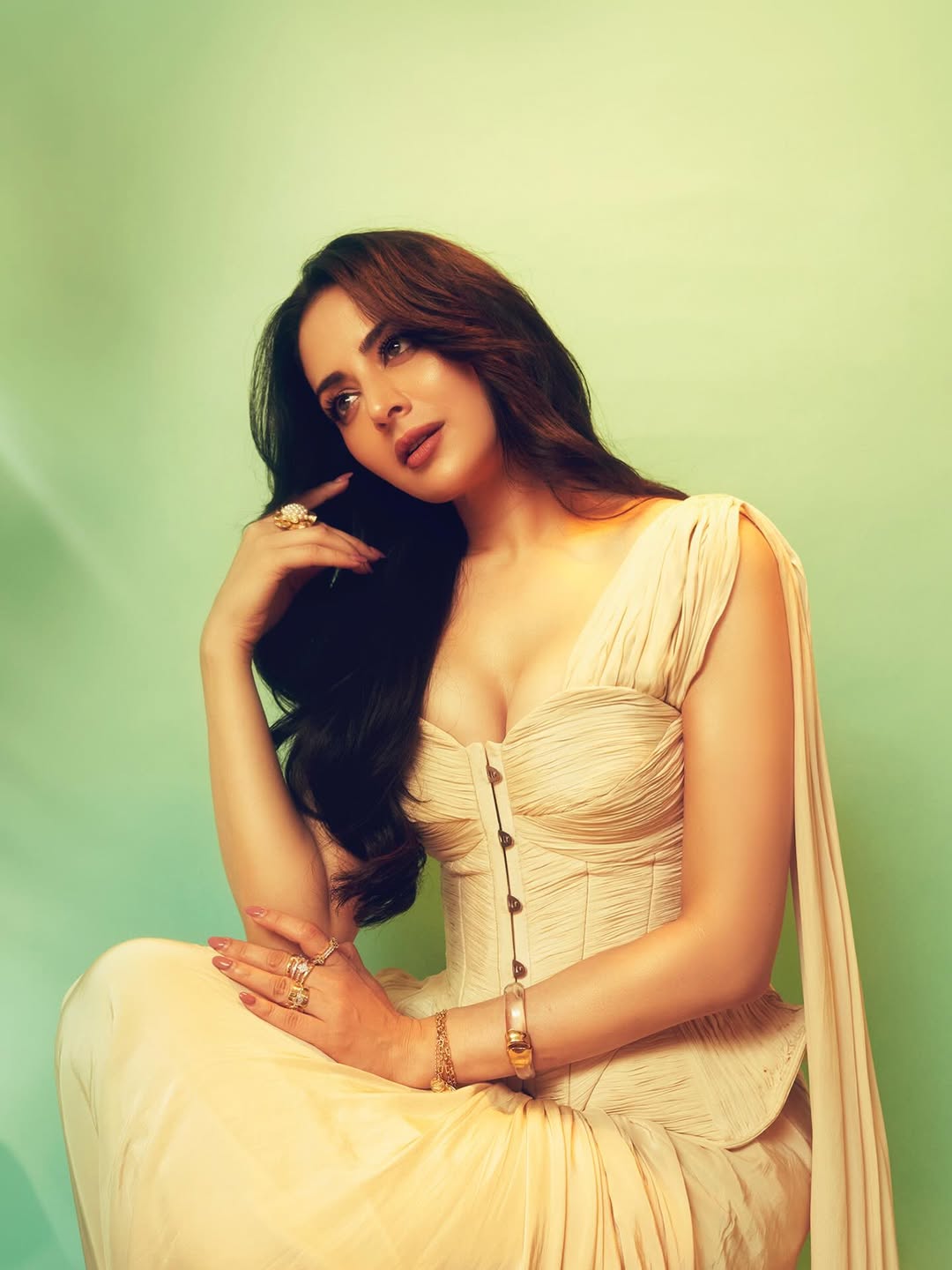 Zoya Afroz timeless glam sparkling style