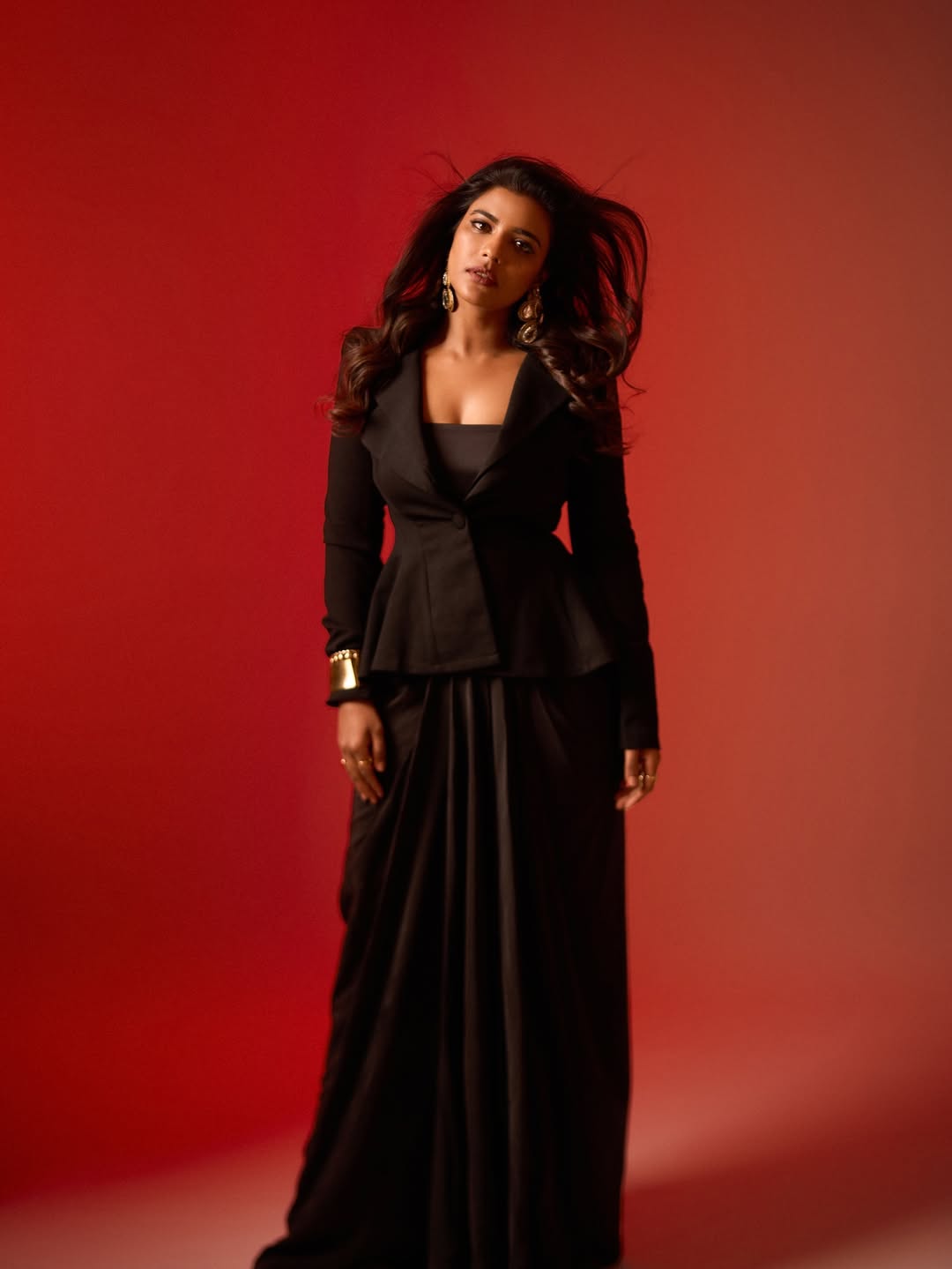 Aishwarya Rajesh stunning in black outfit bold stylish look