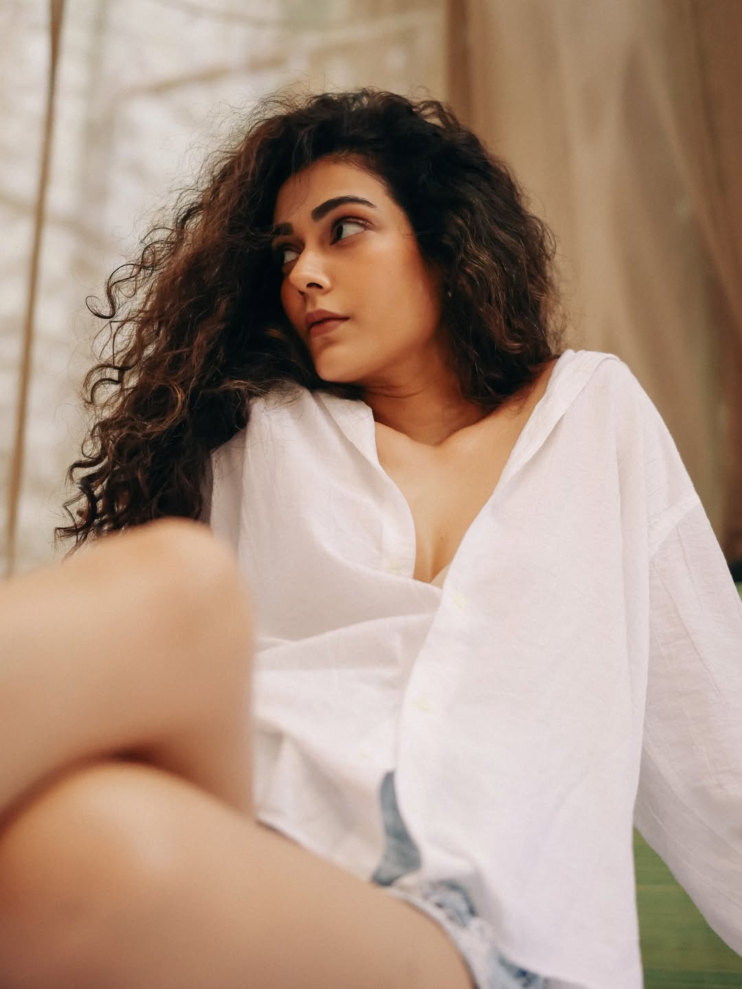 Aakanksha Singh chic oversized shirt casual glamorous style