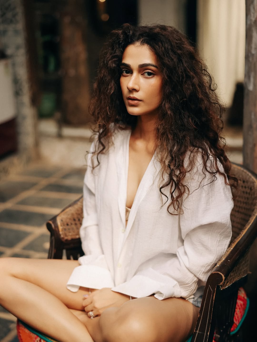 Aakanksha Singh confident modern fashion look