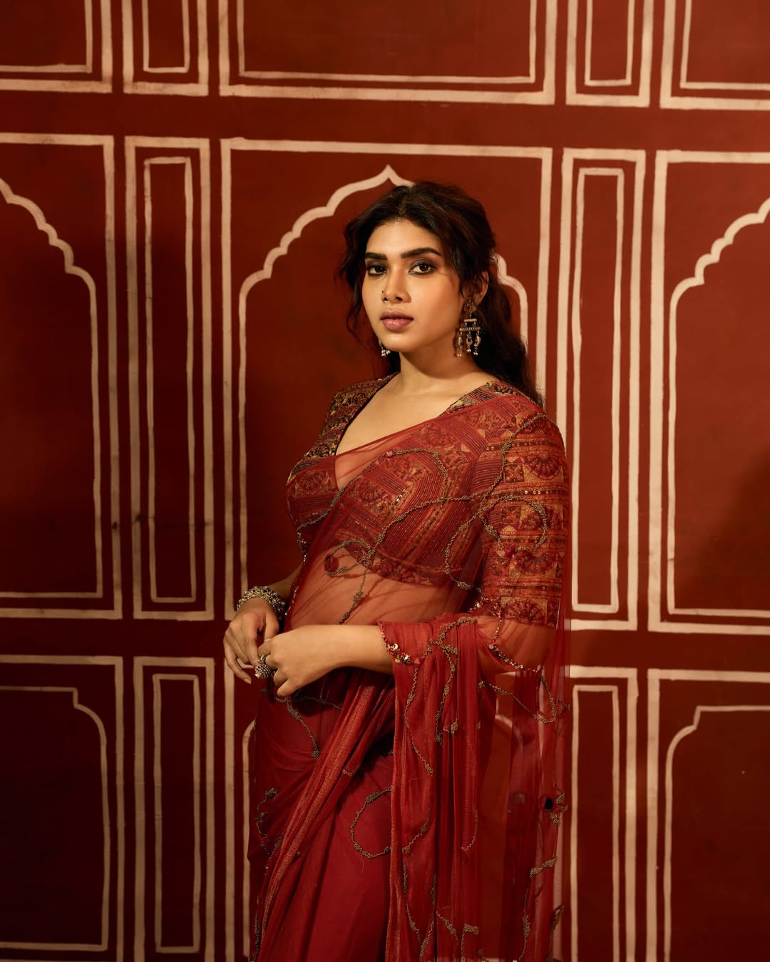 Actress Dushara Vijayan Shares Her Bueatiful Photos in Saree Which Attracts Youths