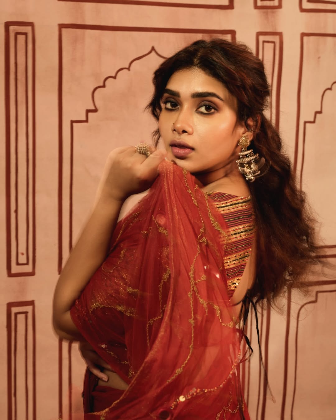 Actress Dushara Vijayan Shares Her Bueatiful Photos in Saree Which Attracts Youths