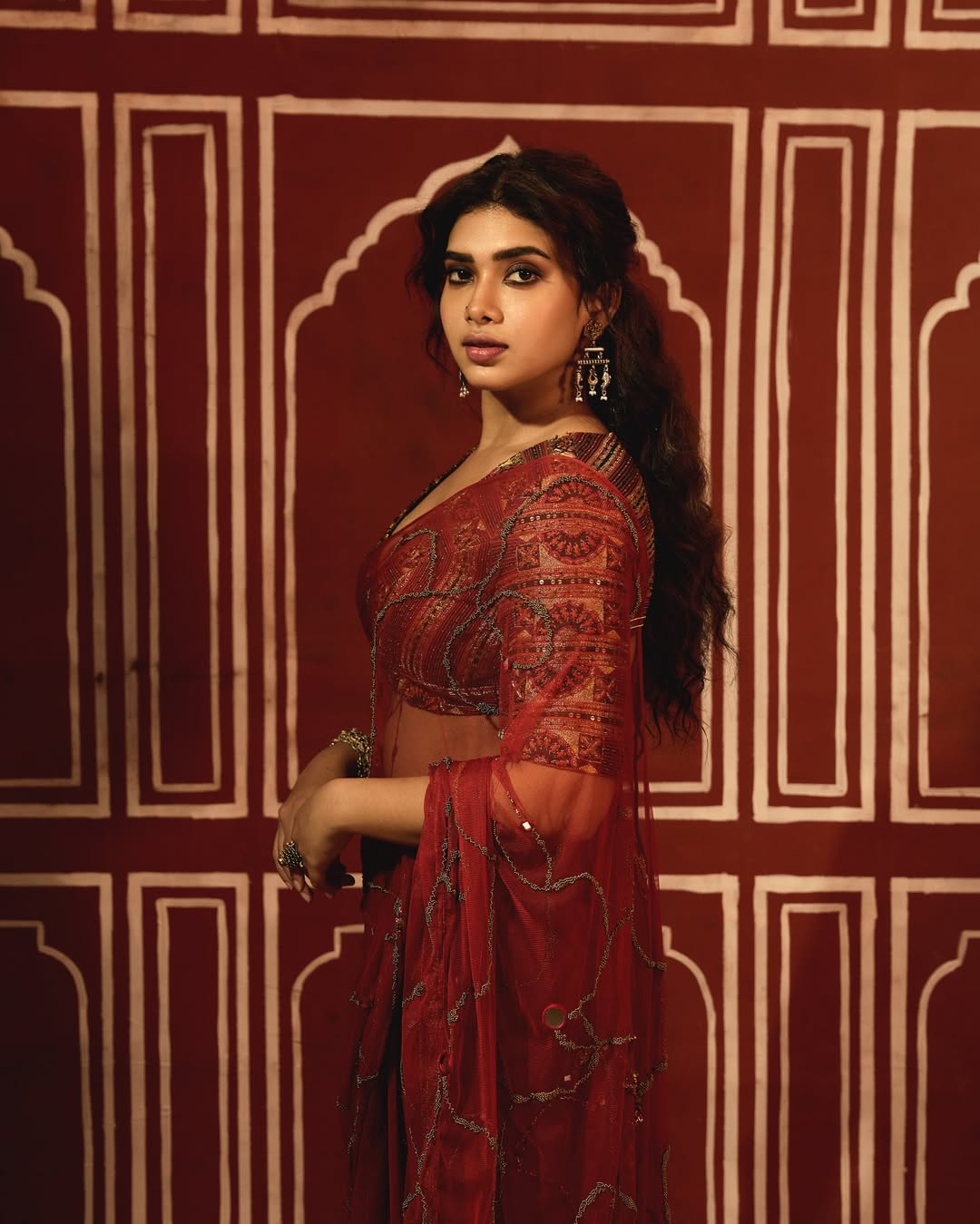 Actress Dushara Vijayan Shares Her Bueatiful Photos in Saree Which Attracts Youths