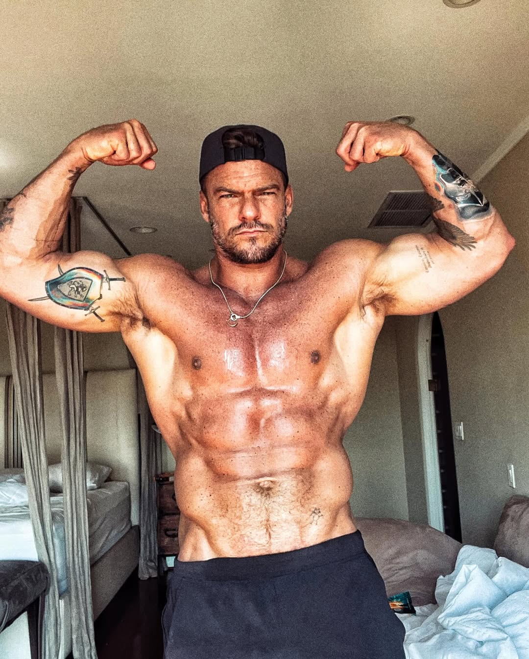 Viral Fight Video Puts Alan Ritchson in Spotlight