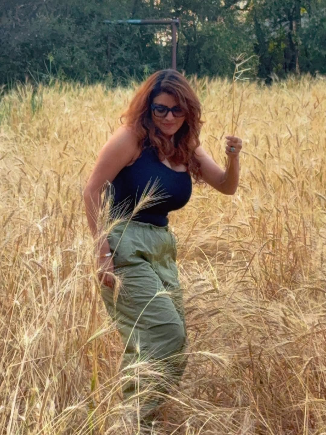 Anveshi Jain stunning countryside look with charming smile