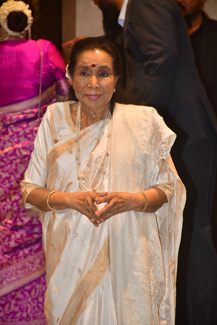 Asha Bhosle attends Arjun Tendulkar wedding ceremony